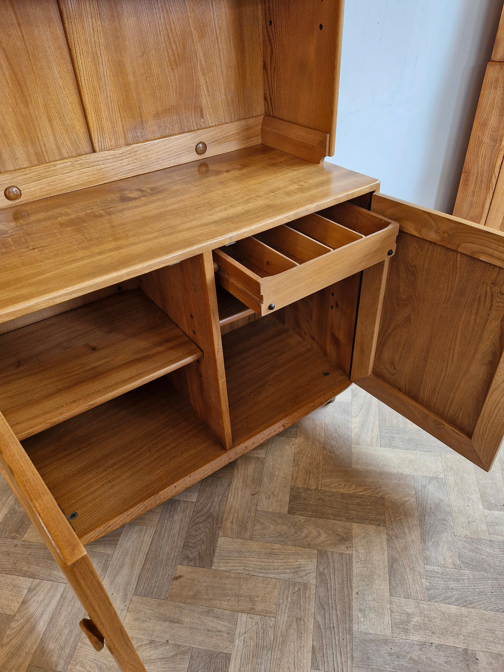 Ercol Base Unit with Bookshelf