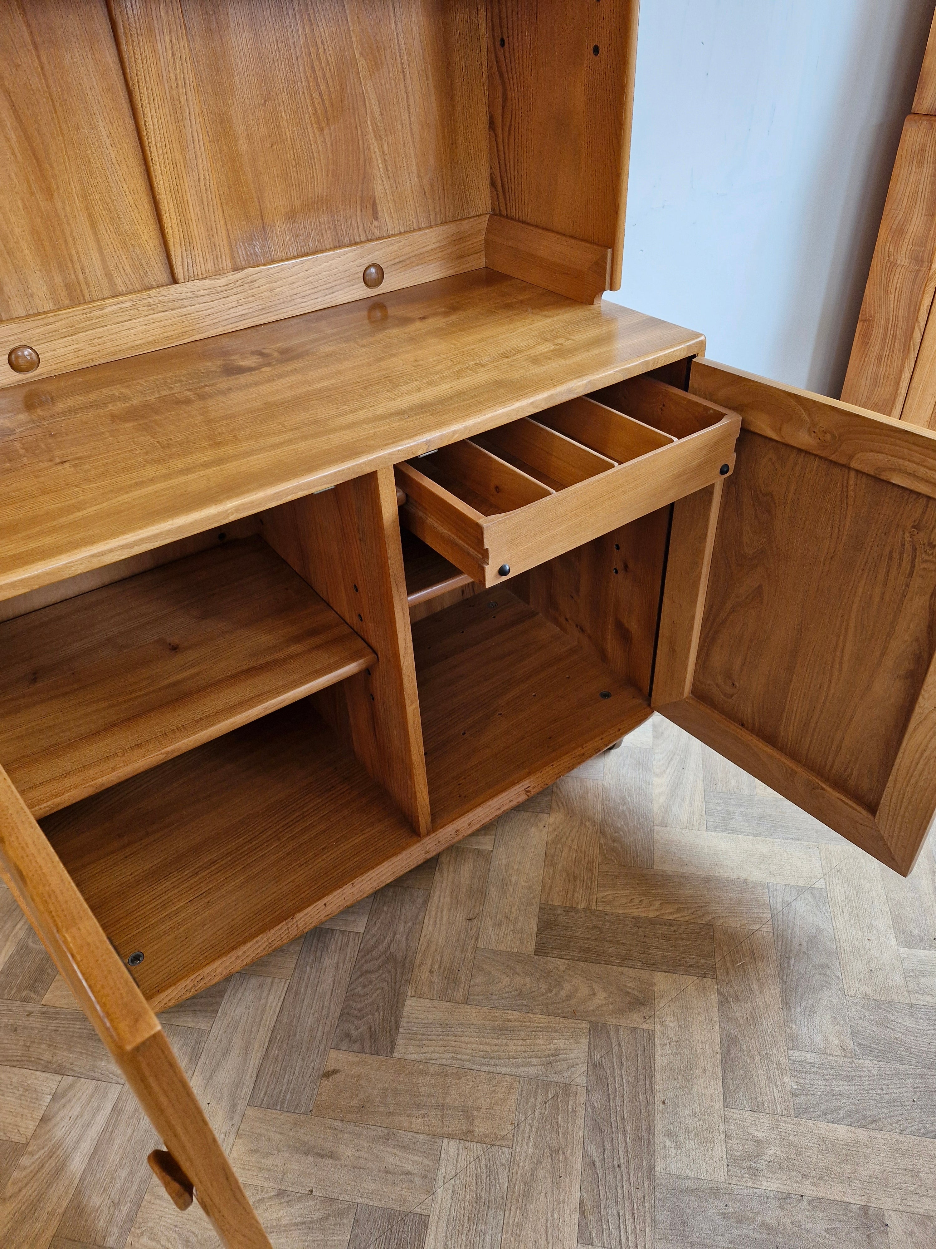 Ercol Base Unit with Bookshelf