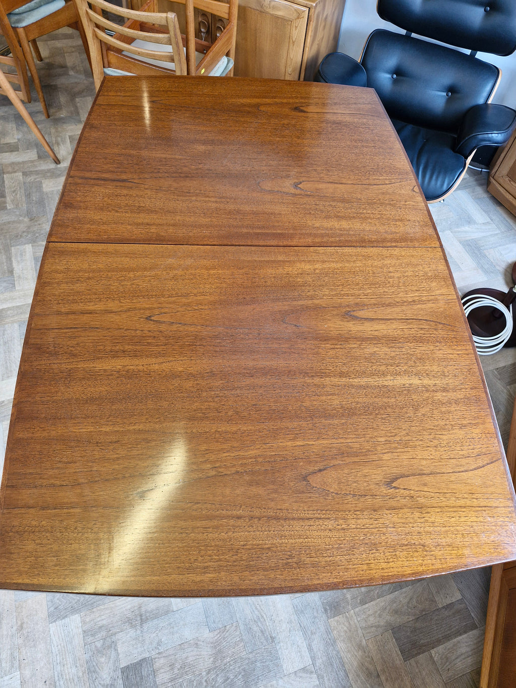 White & Newton Teak Extending Dinning Table